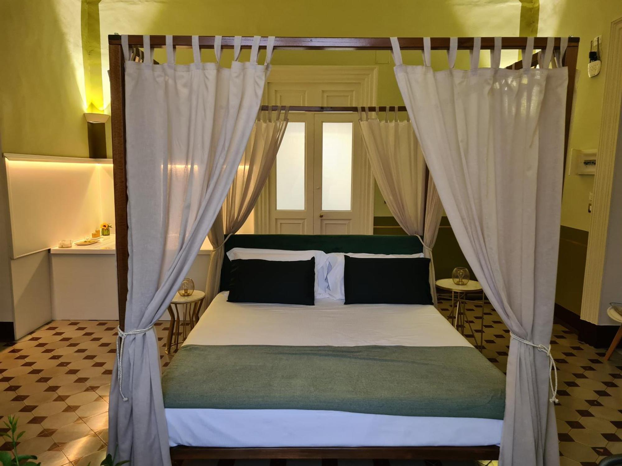 Toscano Palace Luxury Rooms Κατάνια Εξωτερικό φωτογραφία